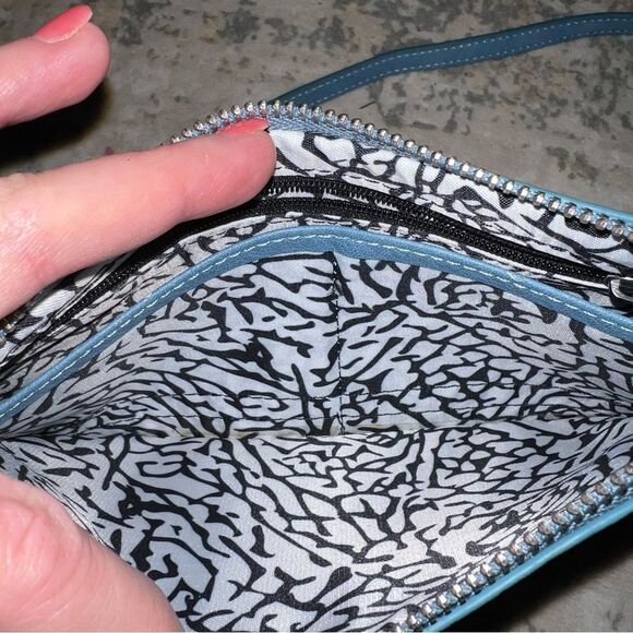 Burano Blue Leather Crossbody Bag - Picture 4 of 8